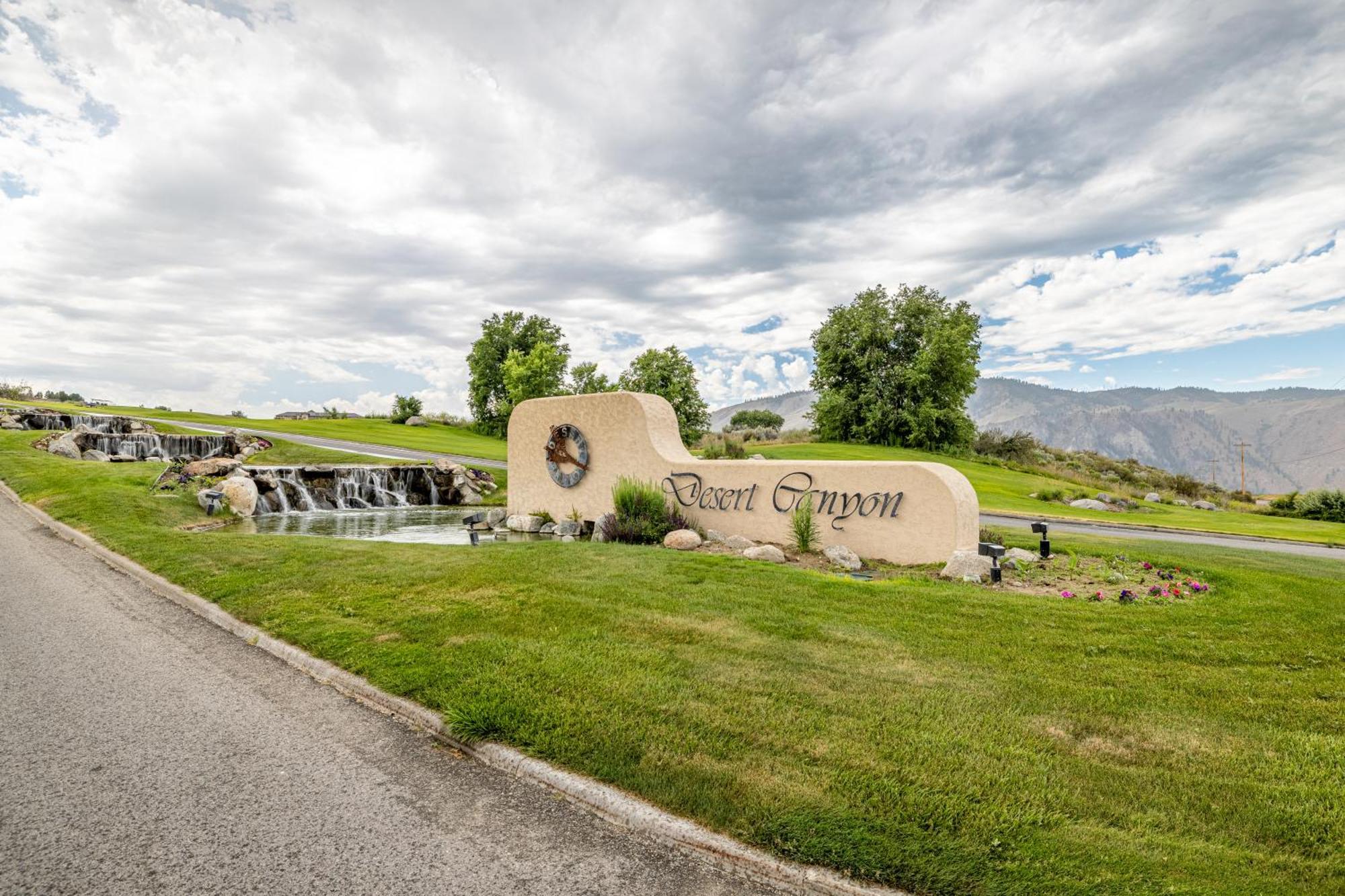 Desert Canyon Golf Resort Orondo Bagian luar foto