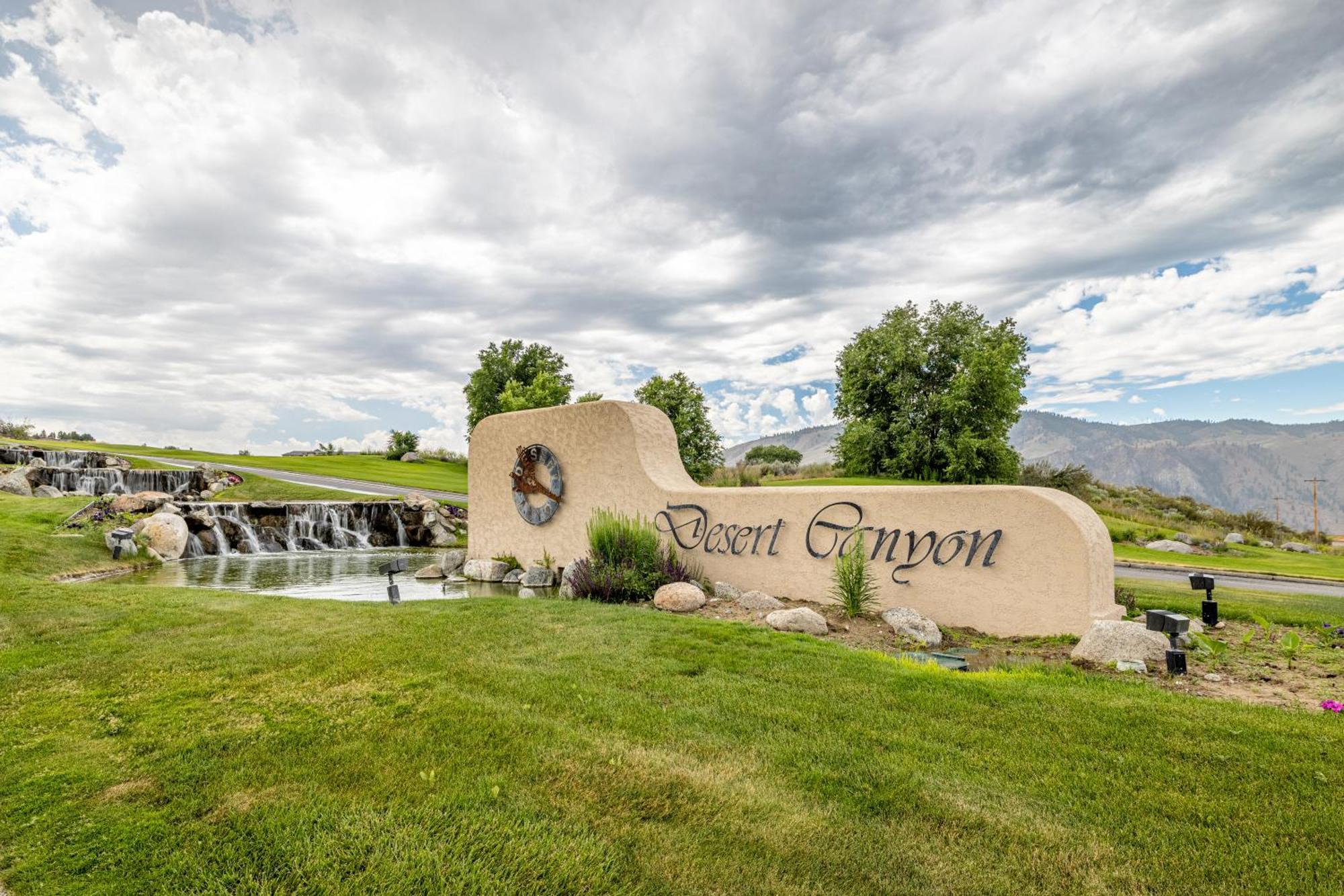 Desert Canyon Golf Resort Orondo Bagian luar foto